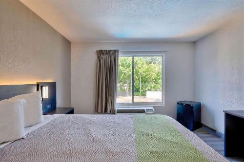 Motel 6 Virginia Beach - image 40