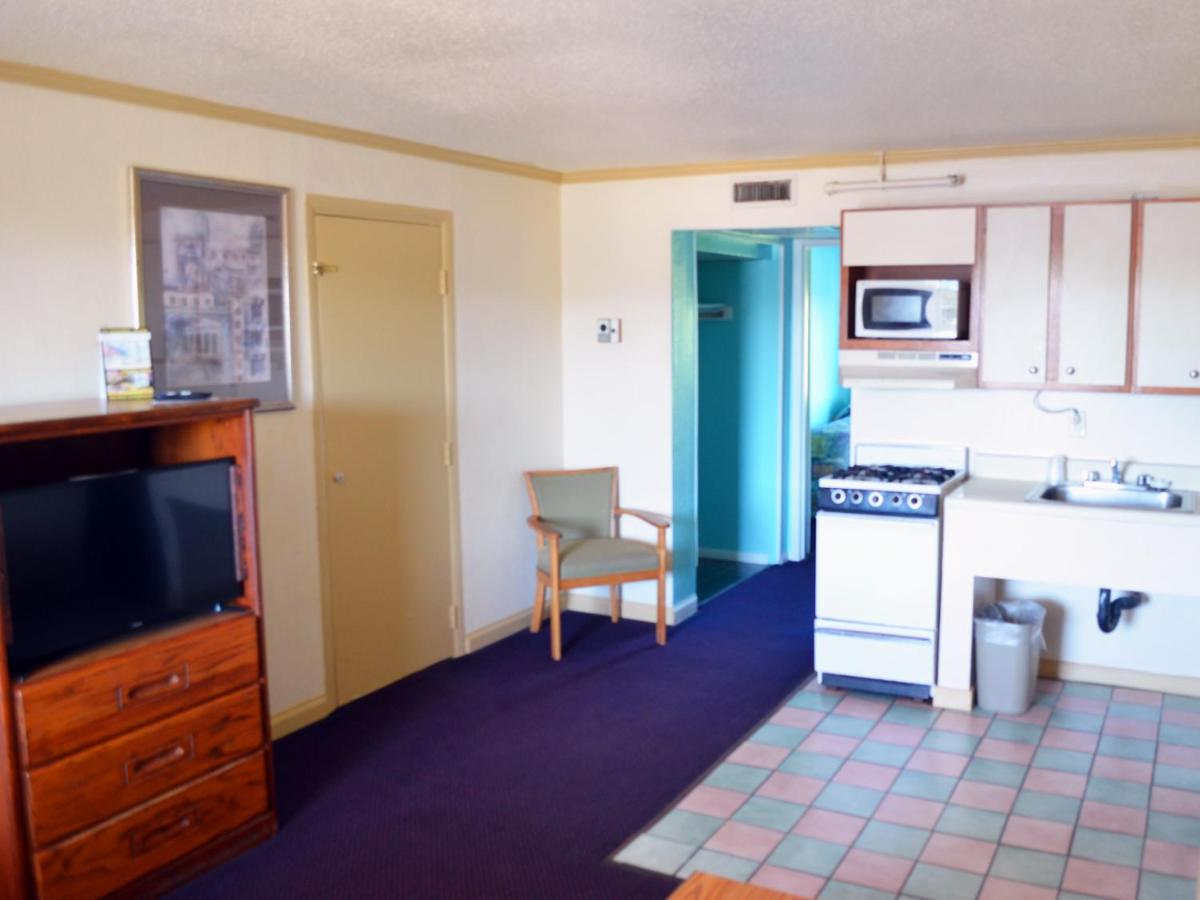 Cerca Del Mar Motel - image 7