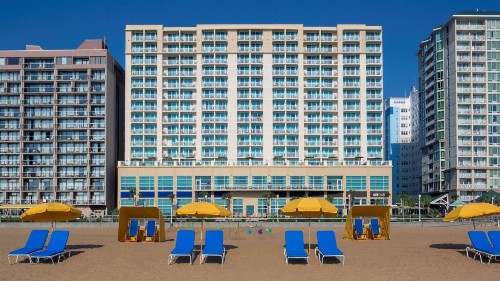 Hilton Garden Inn Virginia Beach Oceanfront - image 17