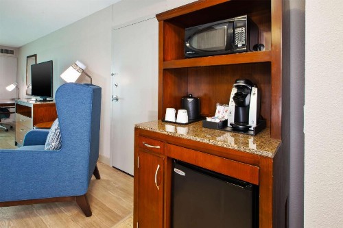Hilton Garden Inn Virginia Beach Oceanfront - image 42