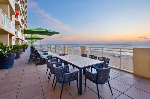 Hilton Garden Inn Virginia Beach Oceanfront - image 9