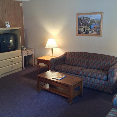 MacThrift Motor Inn - image 2