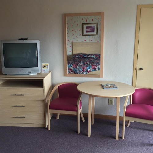 MacThrift Motor Inn - image 27