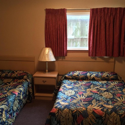 MacThrift Motor Inn - image 5
