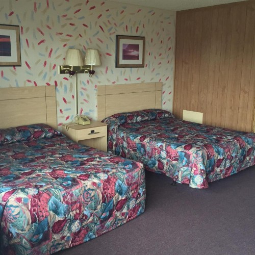 MacThrift Motor Inn - image 8