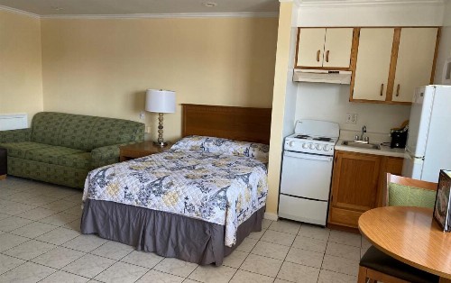 Ocean Cove Motel - image 3