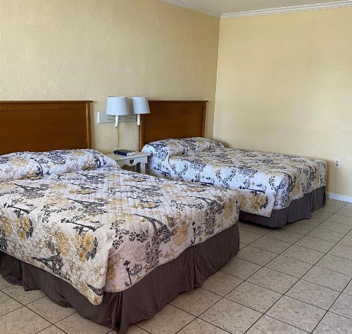 Ocean Cove Motel - image 4