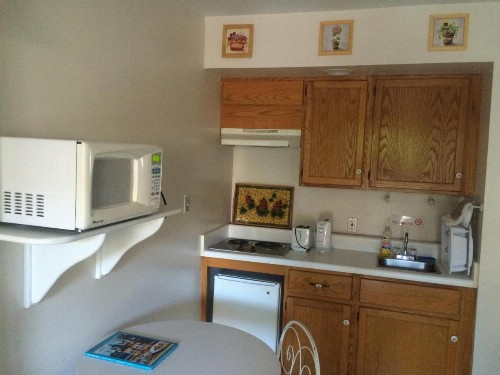 Angie's Guest Cottage - image 11