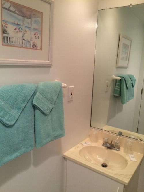 Angie's Guest Cottage - image 24