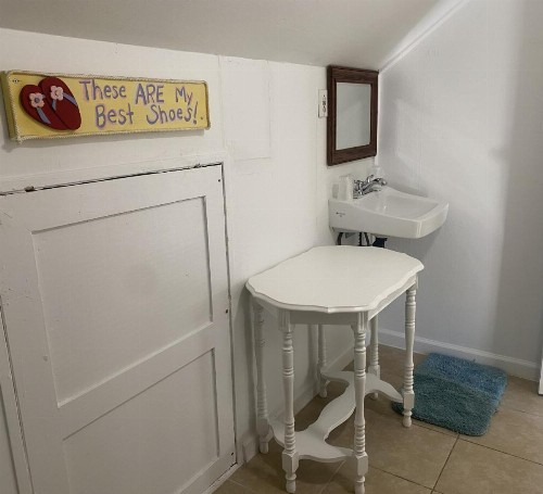 Angie's Guest Cottage - image 33