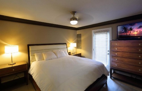 Plaza 2700 Luxury Beach Suites - image 11
