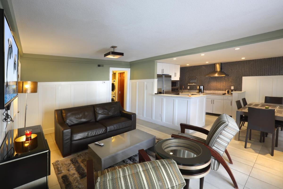 Plaza 2700 Luxury Beach Suites - image 7
