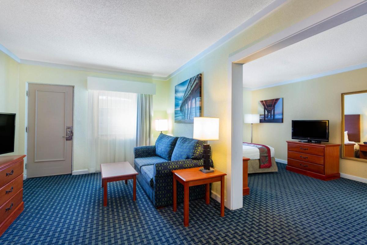 Ramada by Wyndham Virginia Beach - image 7