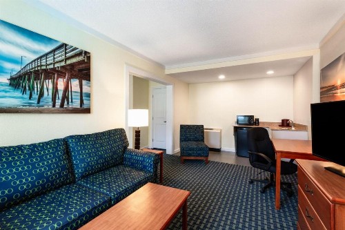 Ramada by Wyndham Virginia Beach - image 9