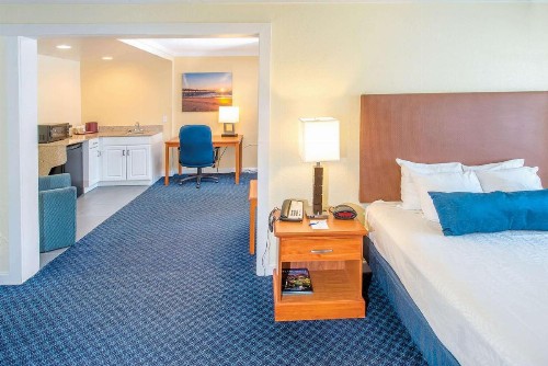 Ramada by Wyndham Virginia Beach - image 2