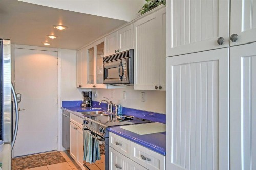 Oceanfront Virginia Beach Studio with Community Pool - image 9