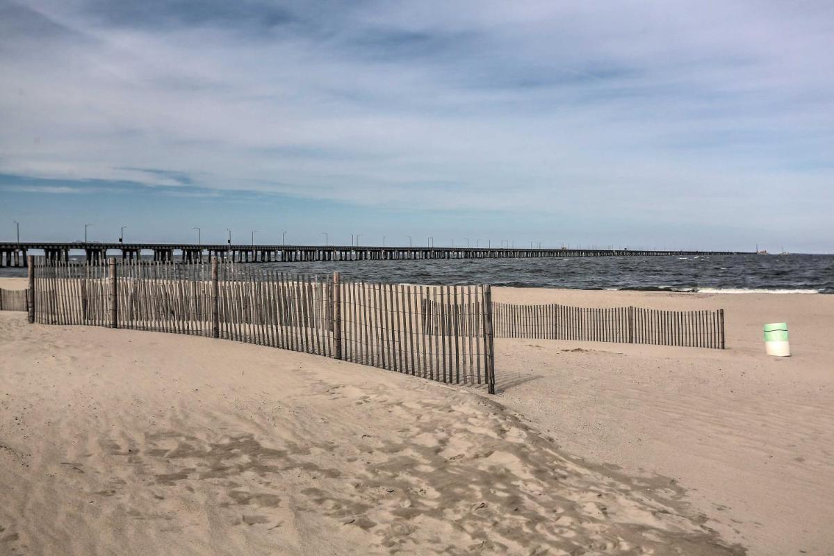 Virginia Beach House on Lake - 1 Blk to Coast - image 2
