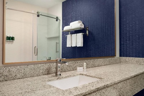 Fairfield Inn by Marriott Visalia Sequoia - image 11