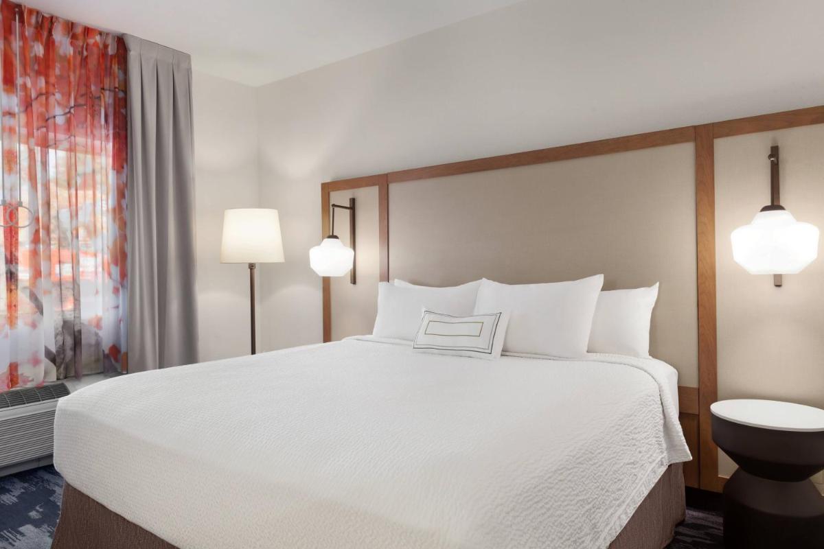 Fairfield Inn by Marriott Visalia Sequoia - image 4