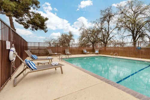 Best Western Visalia Hotel - image 25