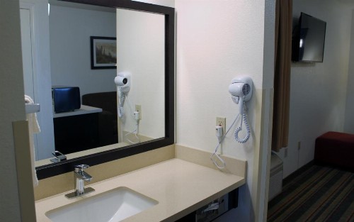 Best Western Visalia Hotel - image 27