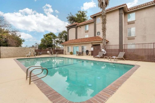 Best Western Visalia Hotel - image 28