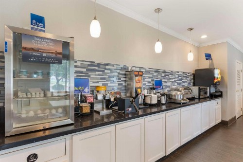 Best Western Visalia Hotel - image 43