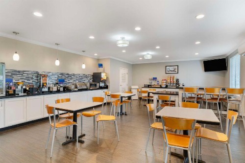 Best Western Visalia Hotel - image 44
