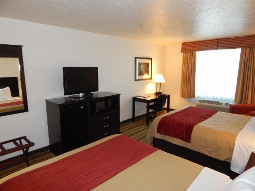 Best Western Visalia Hotel - image 5