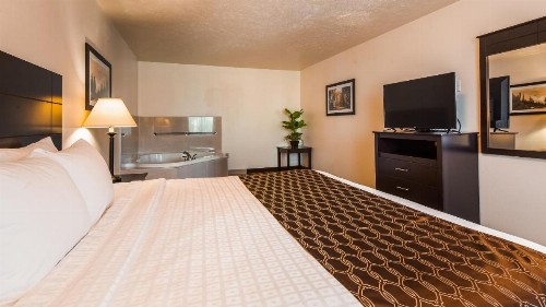 Best Western Visalia Hotel - image 50