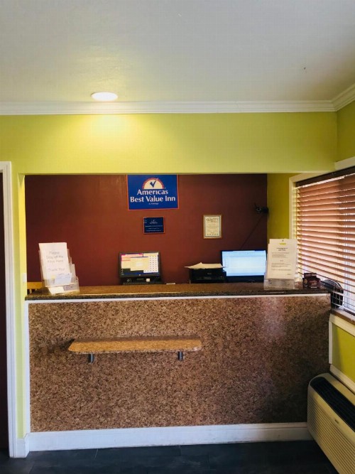 Americas Best Value Inn Visalia - image 20