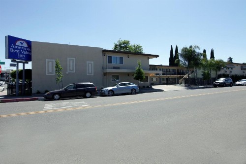 Americas Best Value Inn Visalia - image 21