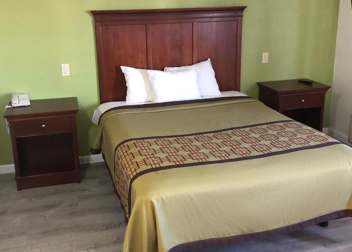 Americas Best Value Inn Visalia - image 7