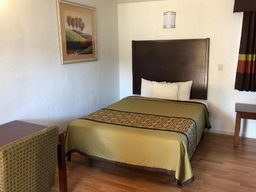 Americas Best Value Inn Visalia - image 8