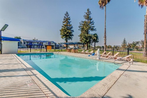 Motel 6-Visalia CA - image 11
