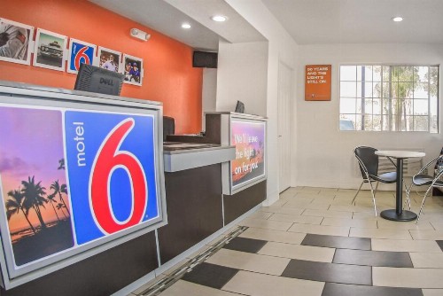 Motel 6-Visalia CA - image 13