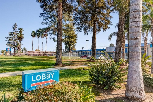 Motel 6-Visalia CA - image 19