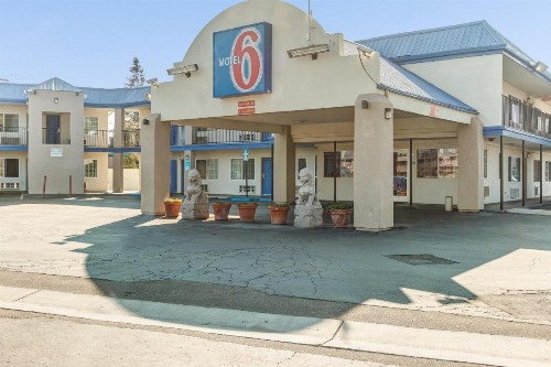 Motel 6-Visalia CA - image 3