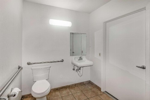 Motel 6-Visalia CA - image 33