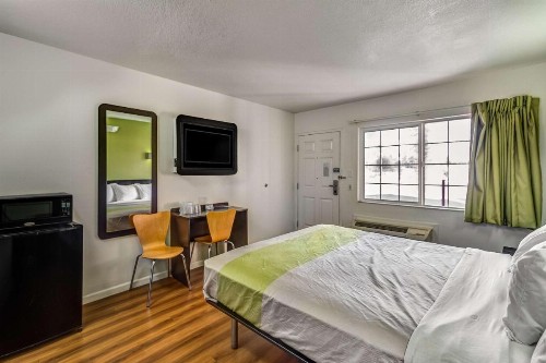 Motel 6-Visalia CA - image 36