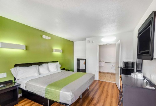 Motel 6-Visalia CA - image 38