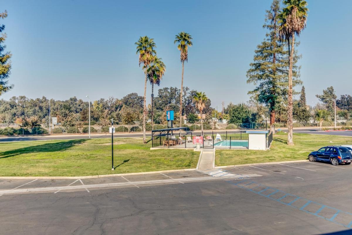 Motel 6-Visalia CA - image 6
