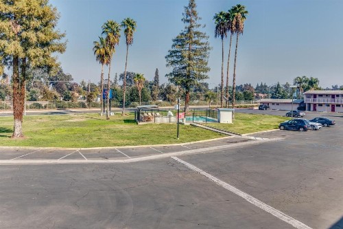 Motel 6-Visalia CA - image 7
