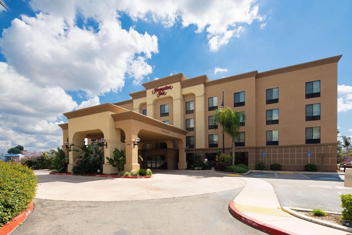 Hampton Inn Visalia - main image
