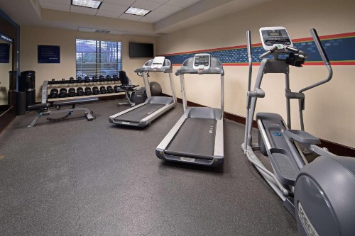 Hampton Inn Visalia - image 14