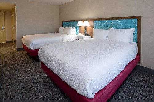 Hampton Inn Visalia - image 16