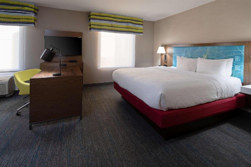Hampton Inn Visalia - image 19