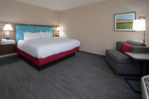 Hampton Inn Visalia - image 23