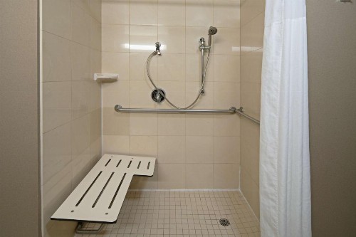Hampton Inn Visalia - image 26