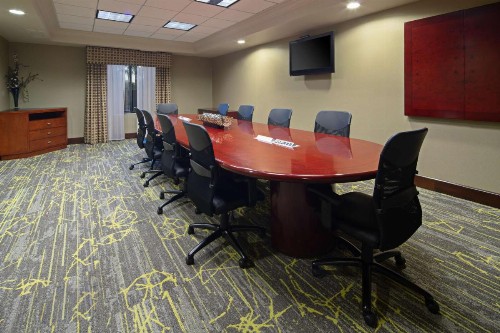 Hampton Inn Visalia - image 31